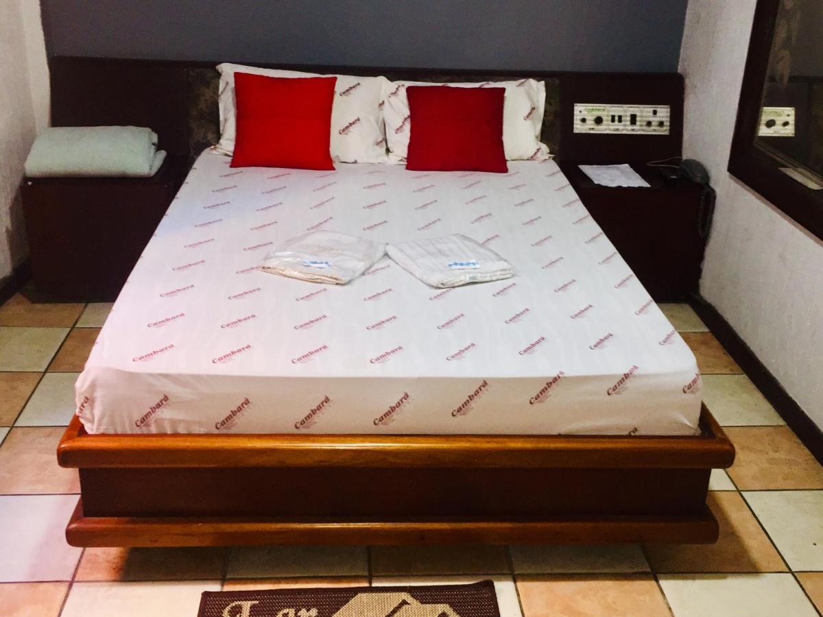 Hotel Cambara Osasco Buitenkant foto